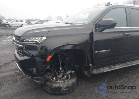 2021 Chevrolet Suburban 4Wd Ls z USA, uszkodzony, nr VIN 1GNSKBKD8MR376355